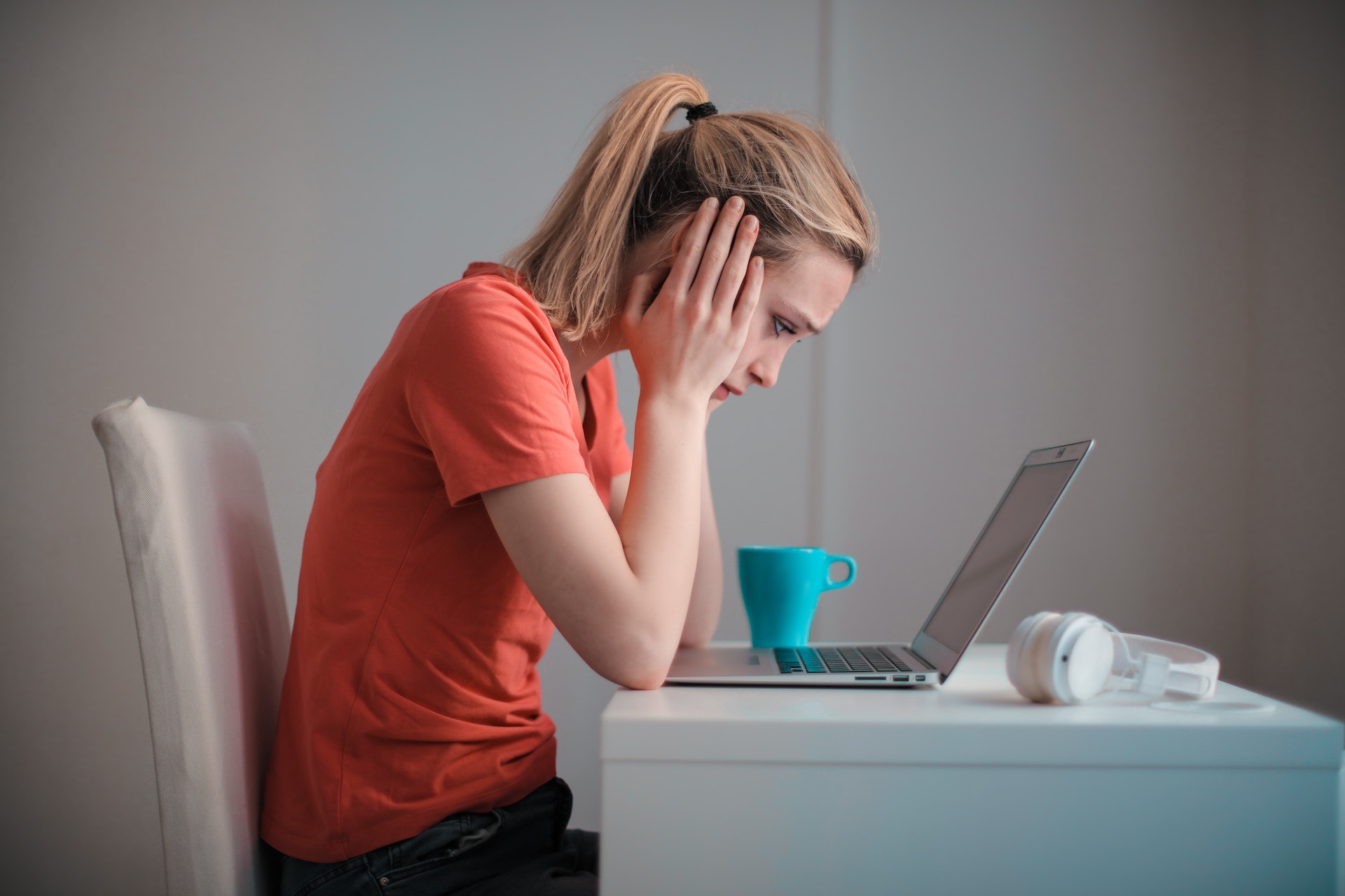 Avoid These 5 Pitfalls While Working With Real Estate Virtual Assistants